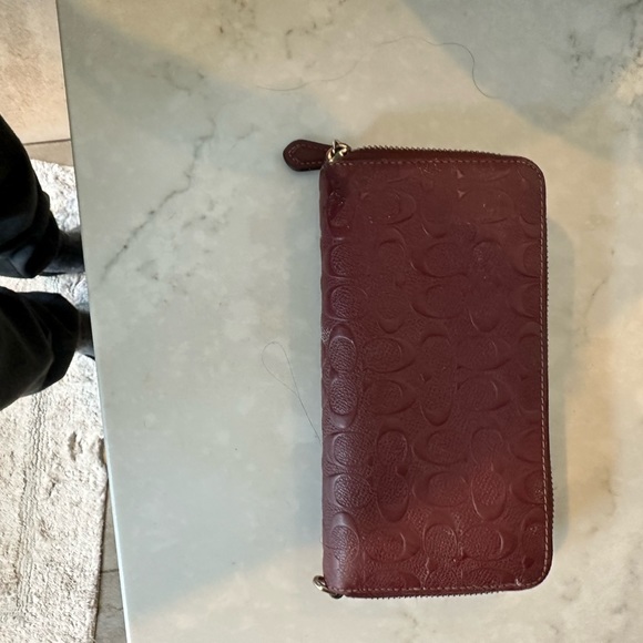 Red leather Coach wallet - Picture 3 of 3